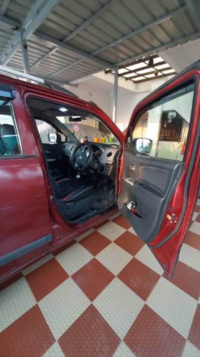 https://images10.gaadi.com/usedgaadi-sellcar/UsedCar/368fdcb5-5796-4576-b5e7-6e08e8ceeb71/401c286a-02c0-4623-8555-4099c1316a0e.jpg?imwidth=6402