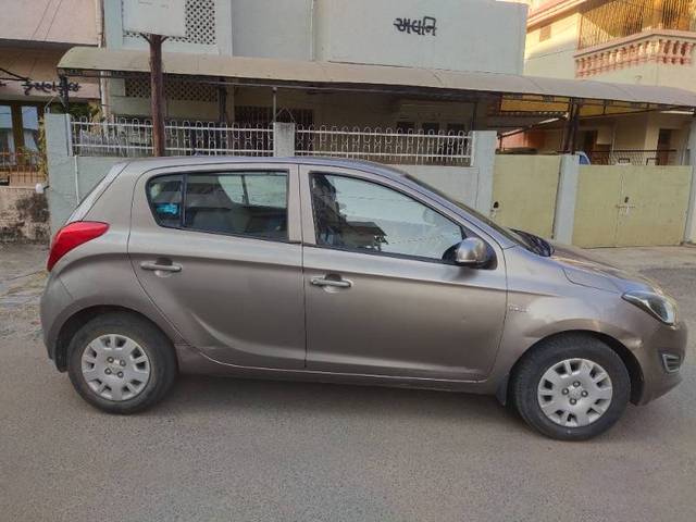 https://images10.gaadi.com/usedgaadi-sellcar/UsedCar/369cfd0f-4863-4910-a07c-3cdaf4f8675e/ee4756e6-32f0-4b9e-b6e2-c643973372b8.jpg?imwidth=6401