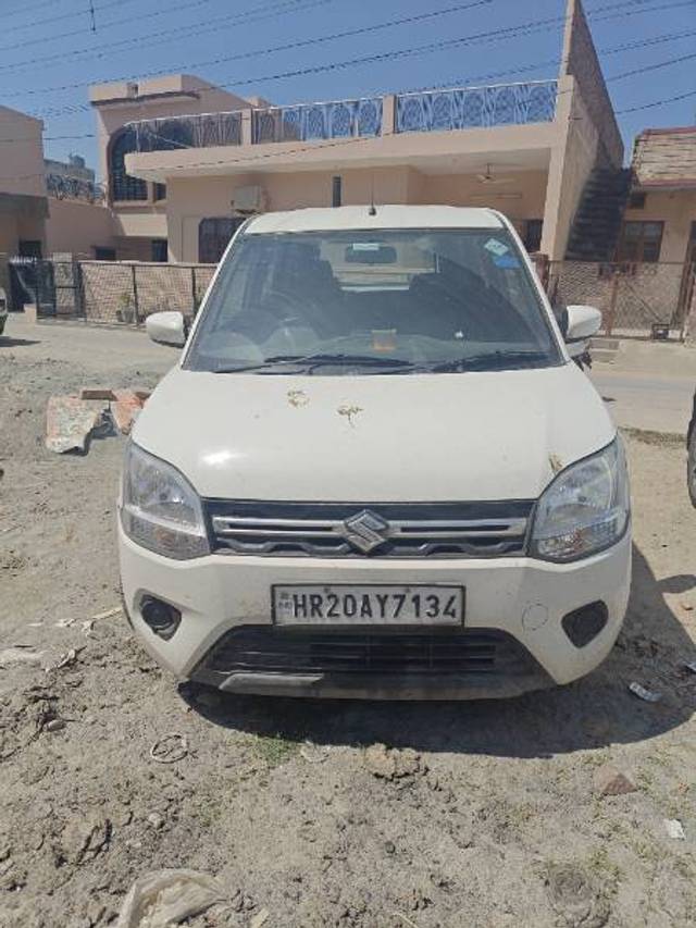 https://images10.gaadi.com/usedgaadi-sellcar/UsedCar/36b423c6-abc9-4dd5-bb5d-6ef78d4d2d80/26633f65-a2d1-4999-8c80-139120606cb7.jpg?imwidth=6400
