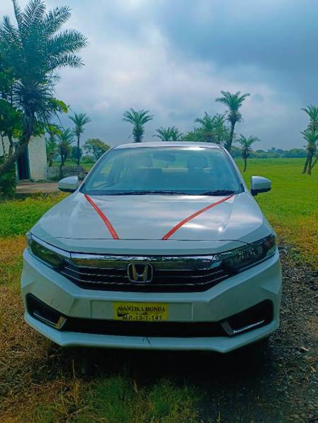 https://images10.gaadi.com/usedgaadi-sellcar/UsedCar/36bcea36-2f2c-48f1-8f05-e0fc1e1552f1/26f9494e-95bd-477e-ae8d-48ce0ad35349.jpg?imwidth=6400