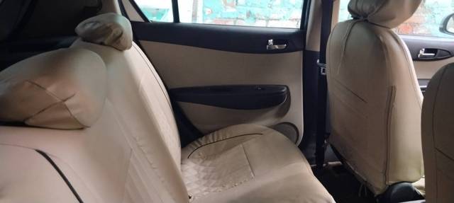 https://images10.gaadi.com/usedgaadi-sellcar/UsedCar/36c44fa8-b670-491f-ab1c-658e916ffa06/dc25a3ce-9e4b-4d9c-a40c-203759efab06.jpg?imwidth=6402
