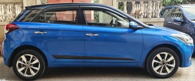 https://images10.gaadi.com/usedgaadi-sellcar/UsedCar/36c5357a-432e-4091-b1d5-531e6e2c7bff/415219da-a7ea-4d46-b8b9-086f3afe4a02.jpg?imwidth=6401