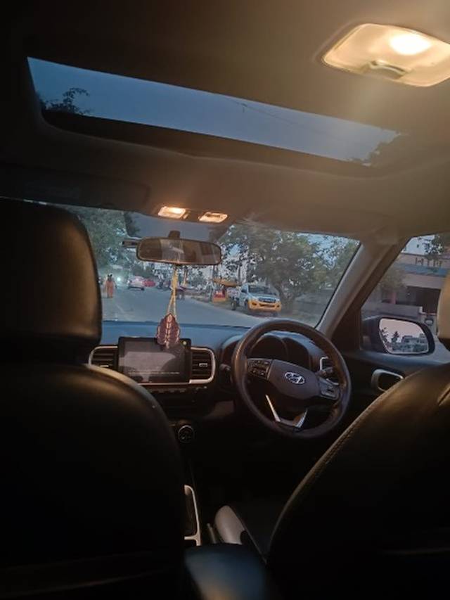 https://images10.gaadi.com/usedgaadi-sellcar/UsedCar/374585cd-2025-4075-ac43-1aa1668d49ba/0feb1c96-9b18-4bba-860e-c16cd6a36f6d.jpeg?imwidth=6402