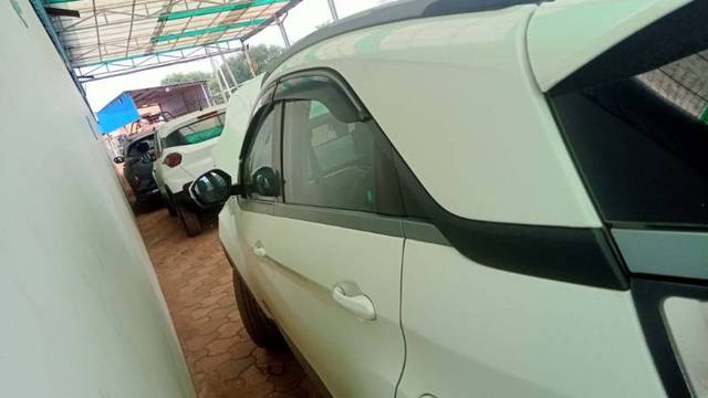 https://images10.gaadi.com/usedgaadi-sellcar/UsedCar/380cc7c2-7292-471e-b24a-01f597c56643/2dd30b75-b0ff-4336-a51c-39df3707fa1e.jpg?imwidth=6402