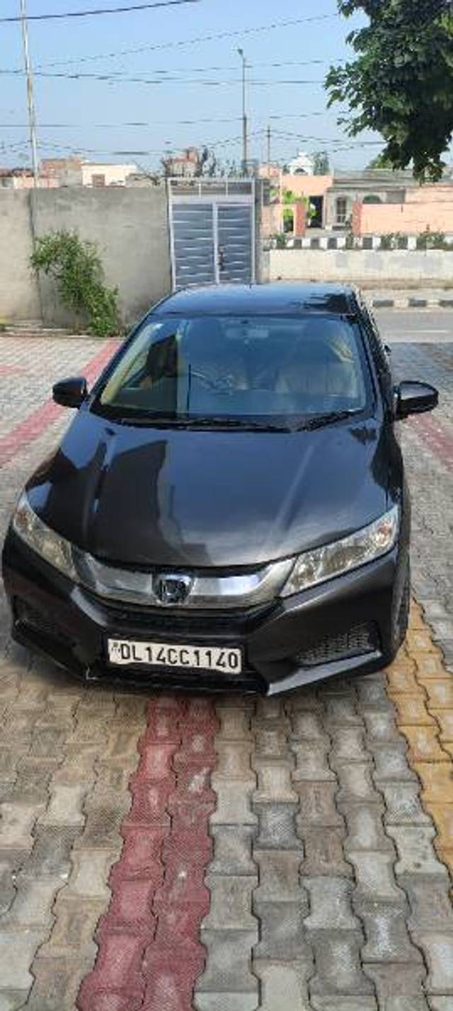 https://images10.gaadi.com/usedgaadi-sellcar/UsedCar/3819dba8-2f08-4dcb-8c7a-da15760bb62c/2029625d-9479-4951-84a8-ab301b8cdecf.jpg?imwidth=6400