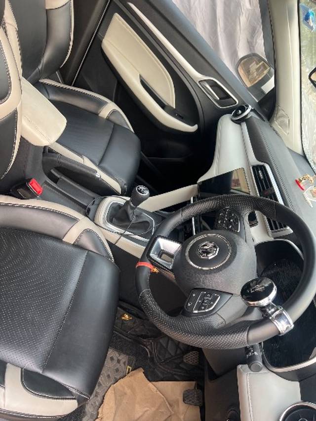 https://images10.gaadi.com/usedgaadi-sellcar/UsedCar/38382dcb-e5b2-4a4c-b20b-303f654859de/50d5c051-362a-4dd8-a6b8-fb1c7140c8d0.jpg?imwidth=6402