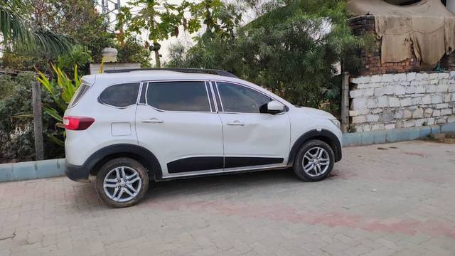 https://images10.gaadi.com/usedgaadi-sellcar/UsedCar/383d62a4-fc05-4708-a8d9-9052d26cdb81/dfbd5bed-e707-4c96-aba9-e163c3ddf9d3.jpg?imwidth=6402