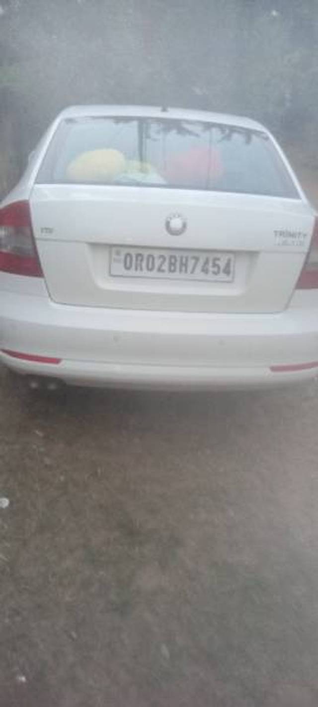 https://images10.gaadi.com/usedgaadi-sellcar/UsedCar/3842bbc7-8857-48d6-87cf-2b300de09f1f/2724e4be-6745-4612-a7ed-d5a60554a75d.jpg?imwidth=6400