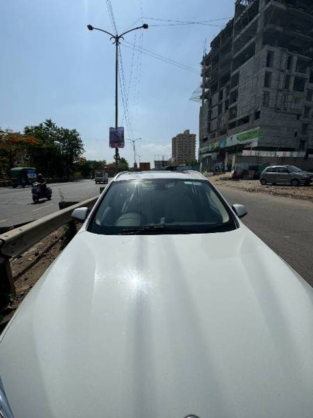 https://images10.gaadi.com/usedgaadi-sellcar/UsedCar/38448f30-1dc9-45d7-b0b1-d23b30c6bcab/9a3ec036-f547-42d7-990d-47f71c00f042.jpg?imwidth=6402