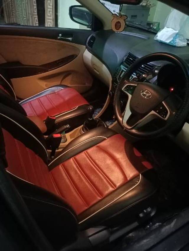 https://images10.gaadi.com/usedgaadi-sellcar/UsedCar/385f88a6-61a1-4cd4-a65f-8d33db4ebb64/e6dcb173-9ca1-45f9-9122-5a74d1207dfd.jpg?imwidth=6401