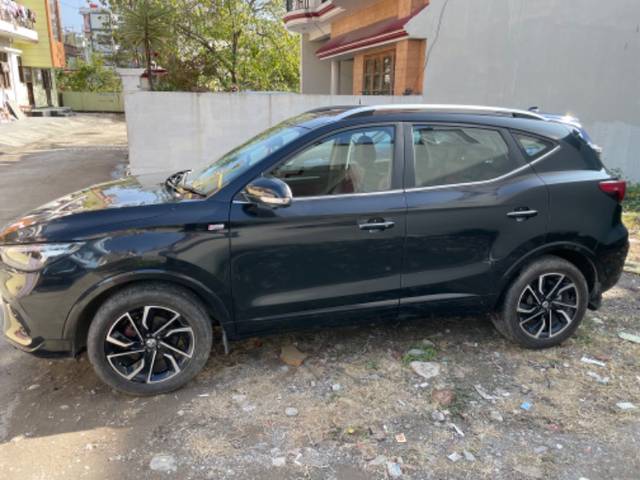 https://images10.gaadi.com/usedgaadi-sellcar/UsedCar/3865a6b0-c594-4eee-8a34-7159d5787432/a5c0e293-9ba6-4f7f-b57e-78e52bde7c1d.jpg?imwidth=6402