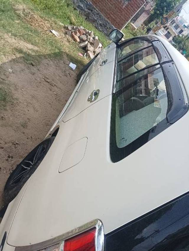 https://images10.gaadi.com/usedgaadi-sellcar/UsedCar/386bd427-33e7-4f72-a163-83d60e231a52/b2750b81-9c2f-42bb-9acf-249214e8adbe.jpg?imwidth=6402