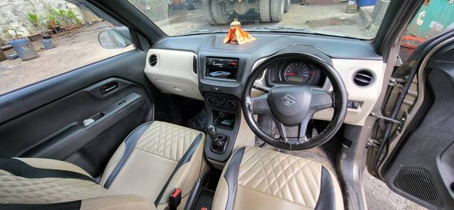 https://images10.gaadi.com/usedgaadi-sellcar/UsedCar/388346af-2294-4542-a8a1-90a545fa4914/5e058aad-9892-430e-ae08-fe199e4d498d.jpg?imwidth=6402