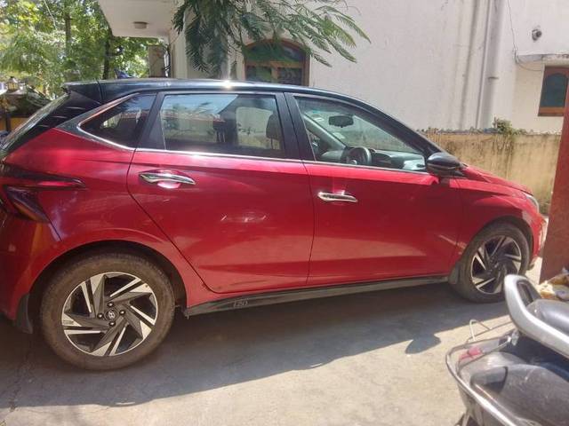 https://images10.gaadi.com/usedgaadi-sellcar/UsedCar/3894d240-9d2f-445e-baea-bdda5153ed47/c2cfaf2f-056f-45dd-bf20-4e567c294d5a.jpg?imwidth=6400