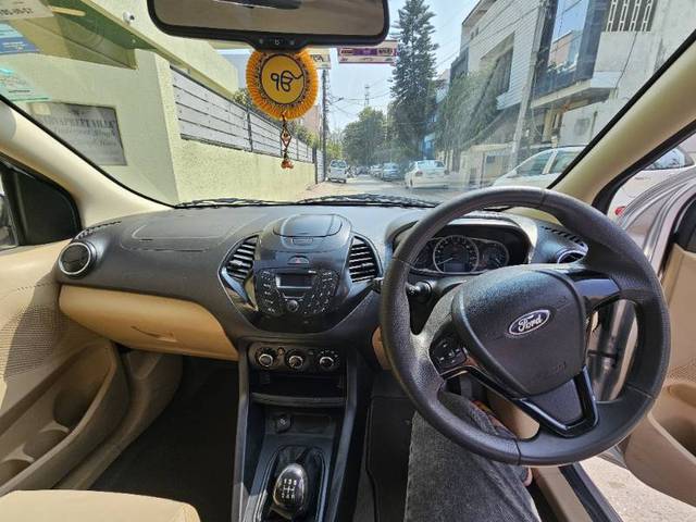 https://images10.gaadi.com/usedgaadi-sellcar/UsedCar/389fb78f-a748-47d8-8dcf-9657724cf372/b7f7fcc5-7724-418e-b190-8cdc3e91f948.jpg?imwidth=6402