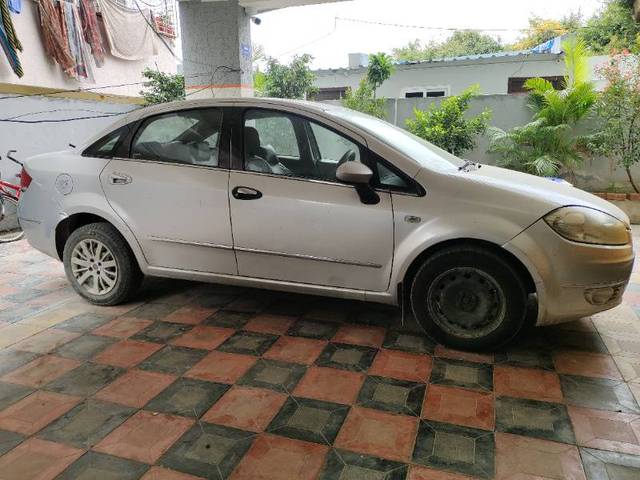 https://images10.gaadi.com/usedgaadi-sellcar/UsedCar/38aef9ba-9209-4ac5-92fd-fe2a7bad4e12/4b93ca05-a7da-4cd9-8c12-3a51e5fc6a07.jpg?imwidth=6400