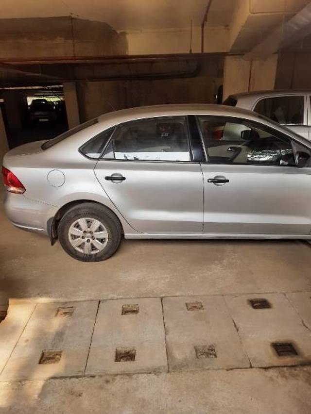 https://images10.gaadi.com/usedgaadi-sellcar/UsedCar/38bdf96b-ffd1-4952-b392-d64be2453a56/adc134e0-ccdd-4721-b922-190246cd764e.jpg?imwidth=6401