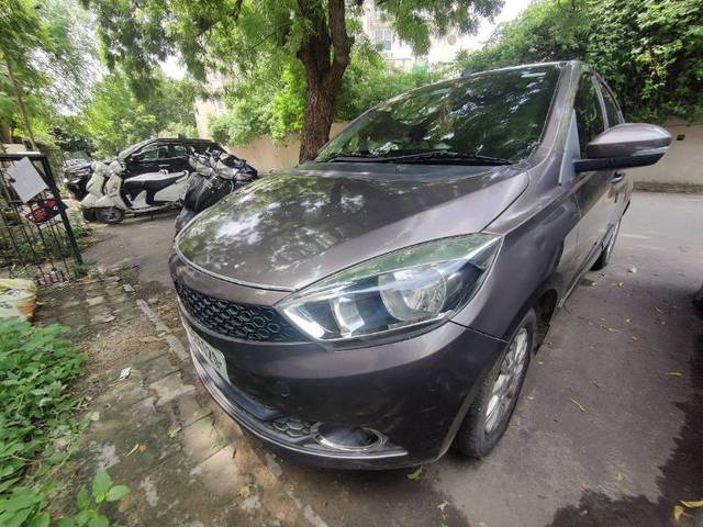 https://images10.gaadi.com/usedgaadi-sellcar/UsedCar/38c06b8c-f864-4c66-be19-574df0ddd859/09ff1fa1-650e-436f-9941-cad491606b5b.jpg?imwidth=6400