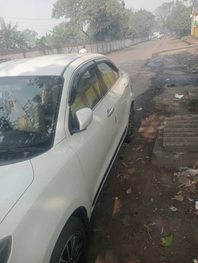 https://images10.gaadi.com/usedgaadi-sellcar/UsedCar/38c1d245-0de3-4508-8406-dd555d4bce24/f7e9d31a-bad7-4749-a40b-8c0462ef2206.jpg?imwidth=6402