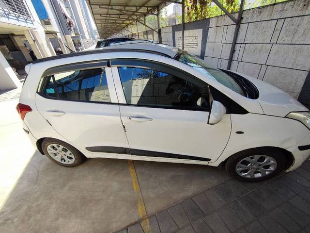 https://images10.gaadi.com/usedgaadi-sellcar/UsedCar/38c48486-51ef-4eb7-b826-3dae4a3193a0/f911e165-f48a-4082-8f13-b2eaed0d21e5.jpg?imwidth=6400