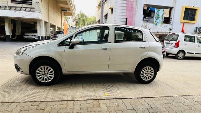 https://images10.gaadi.com/usedgaadi-sellcar/UsedCar/390a2407-aab4-4e22-9760-d160913899a3/50ff0d3b-60d4-4280-94c9-e8aea6f47a5e.jpg?imwidth=6401