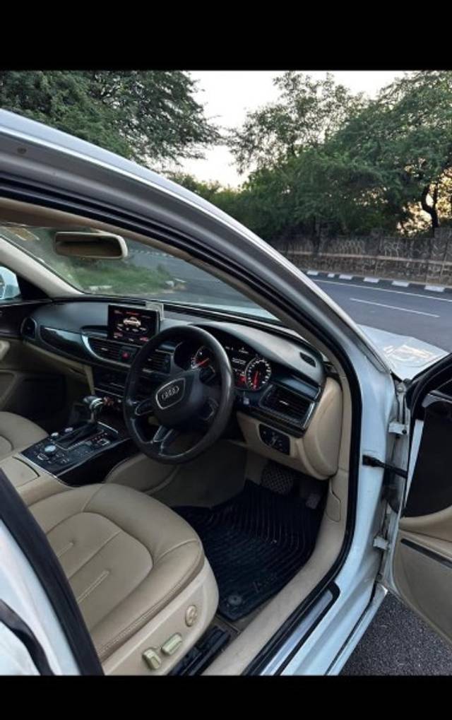 https://images10.gaadi.com/usedgaadi-sellcar/UsedCar/394a68a8-e2c3-49a9-bb98-bd112a66be19/9a6c4c8e-b859-48f4-830e-2380ae1c0ee4.JPG?imwidth=6402