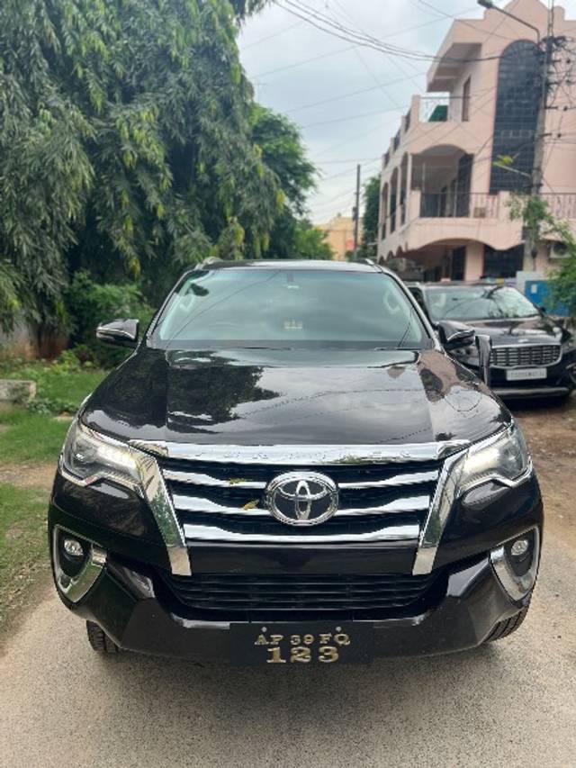 https://images10.gaadi.com/usedgaadi-sellcar/UsedCar/399a6885-1dc6-4dcf-9249-b9d6069022bf/816422c9-f477-4bd2-8965-613cbaf3fe38.jpg?imwidth=6400