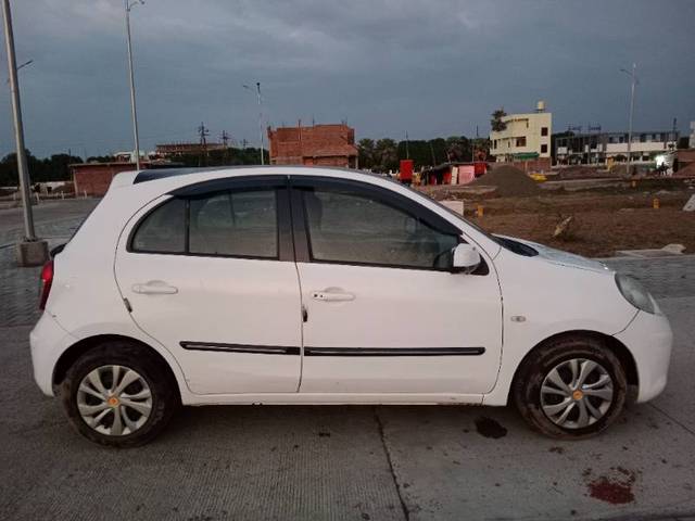 https://images10.gaadi.com/usedgaadi-sellcar/UsedCar/39ab5f96-2baa-4231-b7b3-210b1c735a97/8a652ff8-86f9-4dec-aa76-c69b21b5fdaa.jpg?imwidth=6401
