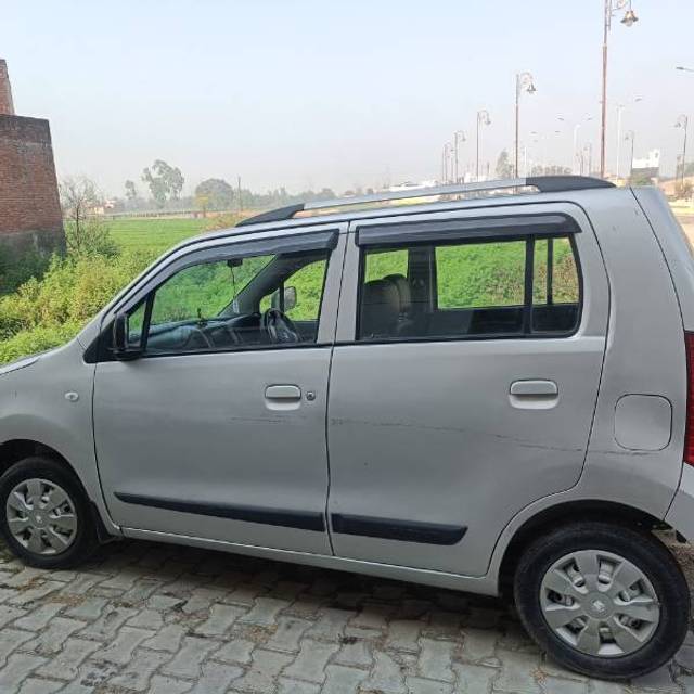 https://images10.gaadi.com/usedgaadi-sellcar/UsedCar/39b38867-5c17-4e26-893b-84ac308a47b6/cb85060b-1a0b-47c1-aeb8-66d20e4429f0.jpg?imwidth=6401