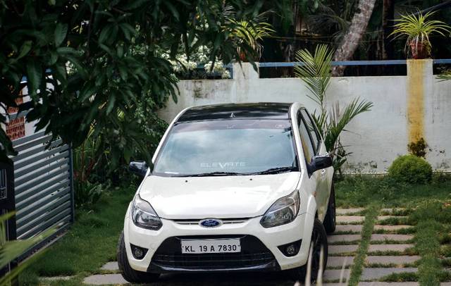 https://images10.gaadi.com/usedgaadi-sellcar/UsedCar/39ffb225-f5db-42ae-8336-afbaa68a8872/a6b0a8a9-d82c-47e4-bfe2-ba86ddfbe820.jpg?imwidth=6400