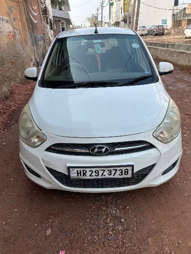 https://images10.gaadi.com/usedgaadi-sellcar/UsedCar/3a369e9a-2689-40d5-ad70-924c1bdcfc77/df239bd2-7e2d-450d-bba9-e52556d4c76a.jpg?imwidth=6400