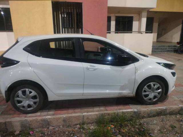 https://images10.gaadi.com/usedgaadi-sellcar/UsedCar/3a36c384-22d3-4acc-9763-9c7541fea3a7/e794d52a-2f2c-457d-afcd-5c1423f0aeab.jpg?imwidth=6401