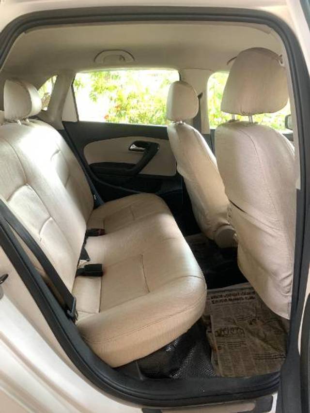 https://images10.gaadi.com/usedgaadi-sellcar/UsedCar/3a42369b-bffa-429f-a72a-9af7e3eb079d/07e5bcbd-df84-4dcf-ad2e-1ded07034611.jpg?imwidth=6402