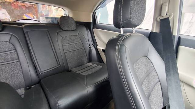 https://images10.gaadi.com/usedgaadi-sellcar/UsedCar/3a86a01a-9b3b-4a3d-8a45-40b8f8aebaf0/bf2d8da1-961c-4cca-b0b8-4bddc3114601.jpg?imwidth=6400