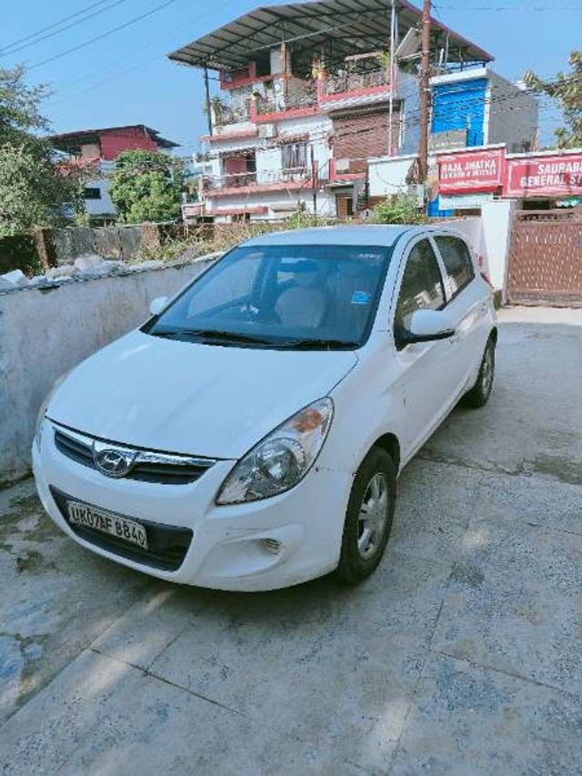 https://images10.gaadi.com/usedgaadi-sellcar/UsedCar/3bb6d0fc-fdaf-404d-827f-c25179ed4093/9182e027-f635-45ff-b9b7-510c5fb3f512.jpg?imwidth=6401