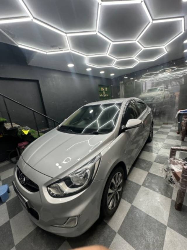 https://images10.gaadi.com/usedgaadi-sellcar/UsedCar/3c5fbde8-b44e-4e5b-bea2-9f7b7bd6e1ff/b00e96c3-cb70-4b2e-85ad-364dcbce4826.jpg?imwidth=6400