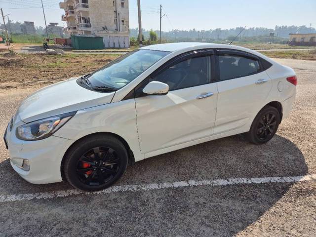 https://images10.gaadi.com/usedgaadi-sellcar/UsedCar/3c613f03-be28-48de-9bbd-91febfb666dd/b6e78035-e840-442e-be12-713923f15fc2.jpg?imwidth=6400