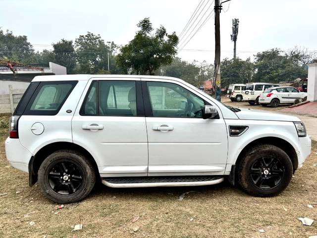 https://images10.gaadi.com/usedgaadi-sellcar/UsedCar/3c6635dc-16ec-4fe6-af0e-94740917cc5e/64fcbff9-5edc-4372-b949-a38ff90b7668.jpeg?imwidth=6401