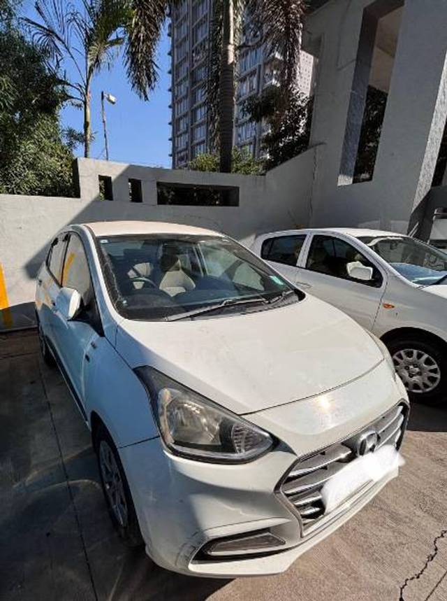 https://images10.gaadi.com/usedgaadi-sellcar/UsedCar/3c7625b1-67e8-4d77-8926-d5a2a39a7082/80735658-a58c-4568-8b06-68d6ffeabc04.jpeg?imwidth=6402