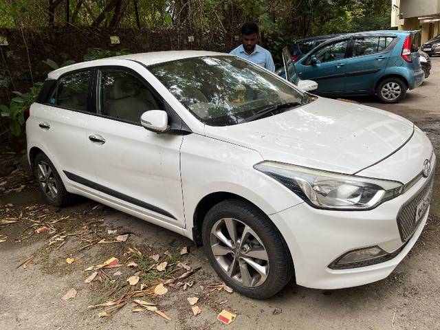 https://images10.gaadi.com/usedgaadi-sellcar/UsedCar/3c8f7b70-58a4-4306-8154-c5fb6460bb1c/9ec36f54-a33a-4abe-800a-deea66da430d.jpg?imwidth=6400