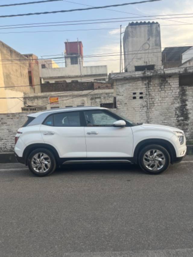 https://images10.gaadi.com/usedgaadi-sellcar/UsedCar/3c9baa5b-3f06-40f0-bda1-bd1d129e869e/64260362-d834-4732-93f7-53ace54a8471.jpeg?imwidth=6401