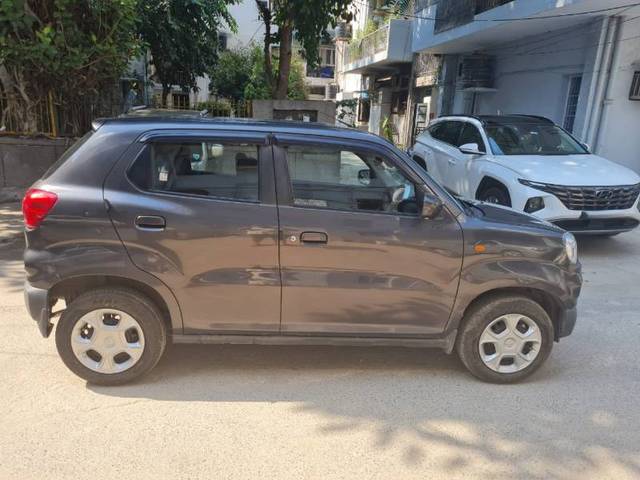 https://images10.gaadi.com/usedgaadi-sellcar/UsedCar/3d2cdee7-4228-40f6-81f6-fbc4486359c8/d62dee6e-2a57-44bb-b2c8-7efb17d23bbd.jpeg?imwidth=6401