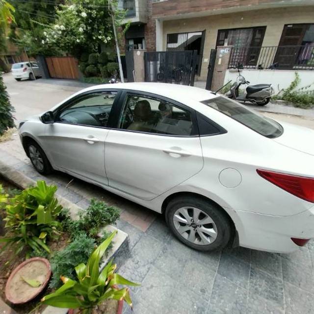 https://images10.gaadi.com/usedgaadi-sellcar/UsedCar/3d2cf830-06d9-4767-8309-36ee5c7b1c66/e2308f3b-3d8c-4873-acc1-65f9aa93472a.jpg?imwidth=6400