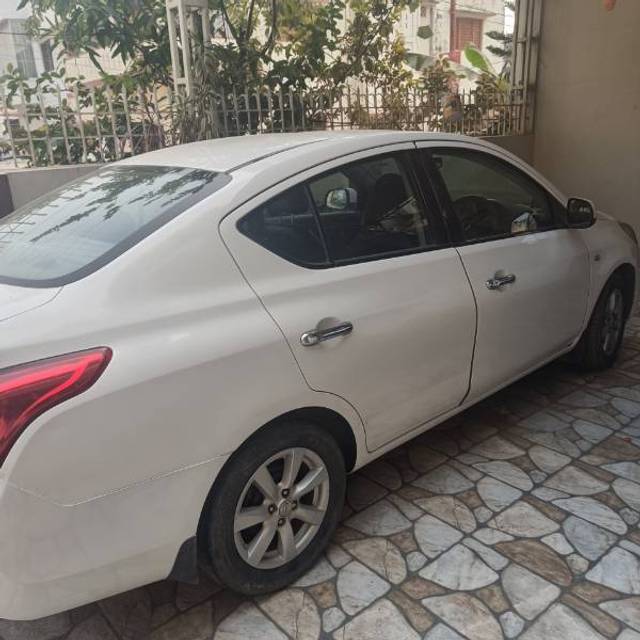 https://images10.gaadi.com/usedgaadi-sellcar/UsedCar/3d33b59c-ccb7-40f1-8fd2-bdc98eeb13dc/16e3537c-7a5f-4817-8707-e0b87effee56.jpg?imwidth=6401