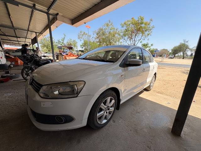 https://images10.gaadi.com/usedgaadi-sellcar/UsedCar/3d36bc85-6970-4bd2-8021-93da66130b6e/3fa7d333-6905-43b7-a8f8-a5846ca14250.jpeg?imwidth=6402