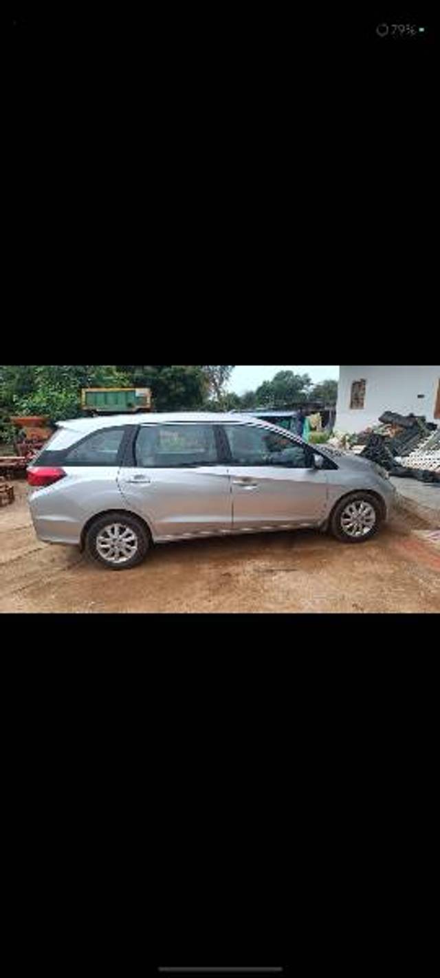 https://images10.gaadi.com/usedgaadi-sellcar/UsedCar/3d5d54a0-ac4a-4f48-b89f-0dea5967a762/00cd345d-73ed-47ef-b24d-f5bcbee25946.jpg?imwidth=6402