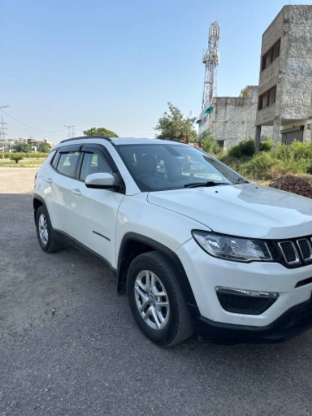 https://images10.gaadi.com/usedgaadi-sellcar/UsedCar/3d732aeb-8a50-4515-8a03-40dc096ad410/b2f389d1-b2a1-4745-aa3b-5f00c5aa7c0e.jpeg?imwidth=6400