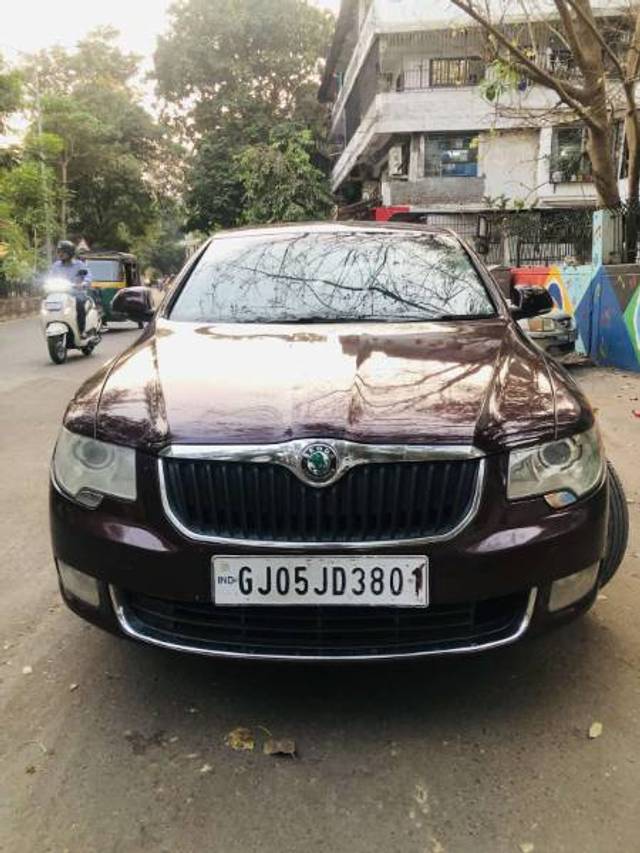 https://images10.gaadi.com/usedgaadi-sellcar/UsedCar/3d7bc641-35a2-405a-b5f3-aab12e85cc6a/d5e45947-b308-4189-974a-5cf838d3448a.jpeg?imwidth=6400