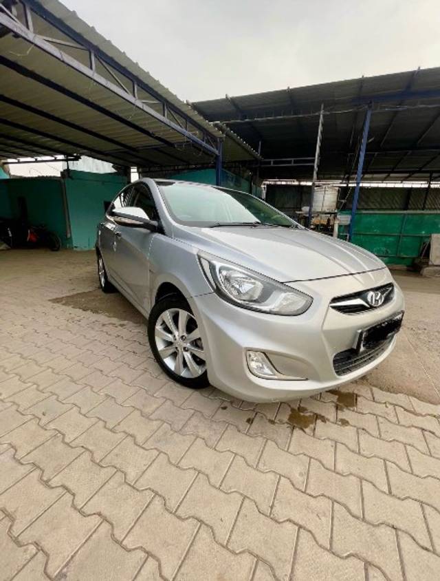 https://images10.gaadi.com/usedgaadi-sellcar/UsedCar/3d88ee4a-5db0-4930-8241-2b422118ee28/f99fcfd3-cbb1-4456-8309-575206a5cd4a.jpg?imwidth=6400