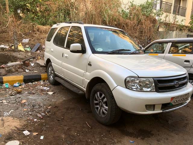 https://images10.gaadi.com/usedgaadi-sellcar/UsedCar/3db0aee3-d7ad-4eba-9575-a3a52c2a153d/8b5c3644-4775-4cb1-813c-6ab025ef3744.jpg?imwidth=6400